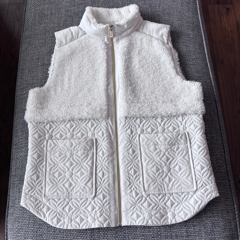 Lilly Pulitzer Luxletic Davenport Vest Size Large Lightweight & Chic